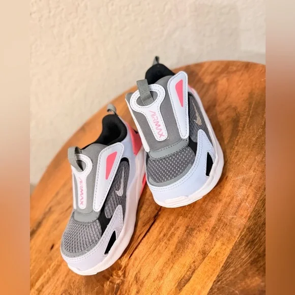 Nike Air Max Bolt Toddler shoes in a black and grey colorway. new US 8C unisex - Picture 4 of 10